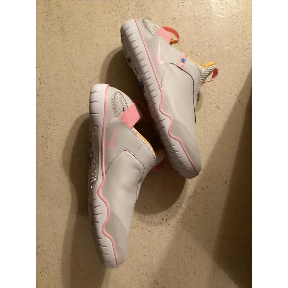 Nike shoes - Nike Zoom Pulse - Zoom Pulse - Vast Grey / University Gold Pink 4