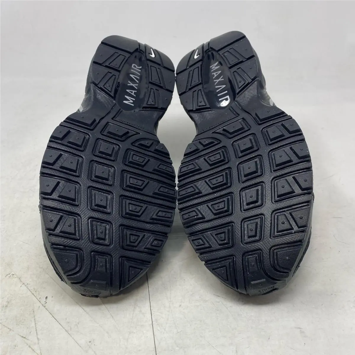 Nike shoes - Black (UPC: 883418849313) 2