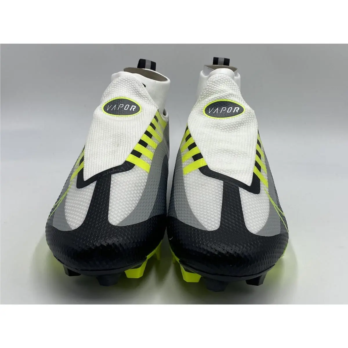 Nike shoes - Black (UPC: 195869101996) 1