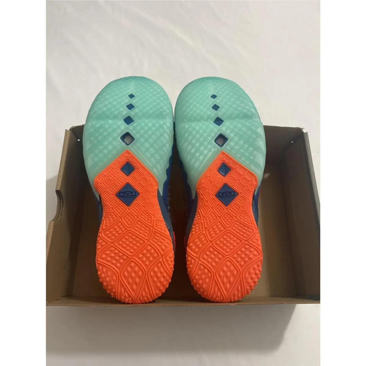 Nike shoes - Green (UPC: 0194958323646) 8