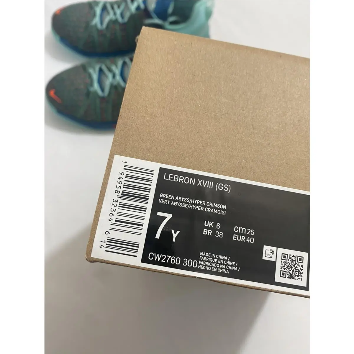 Nike shoes - Green (UPC: 0194958323646) 9