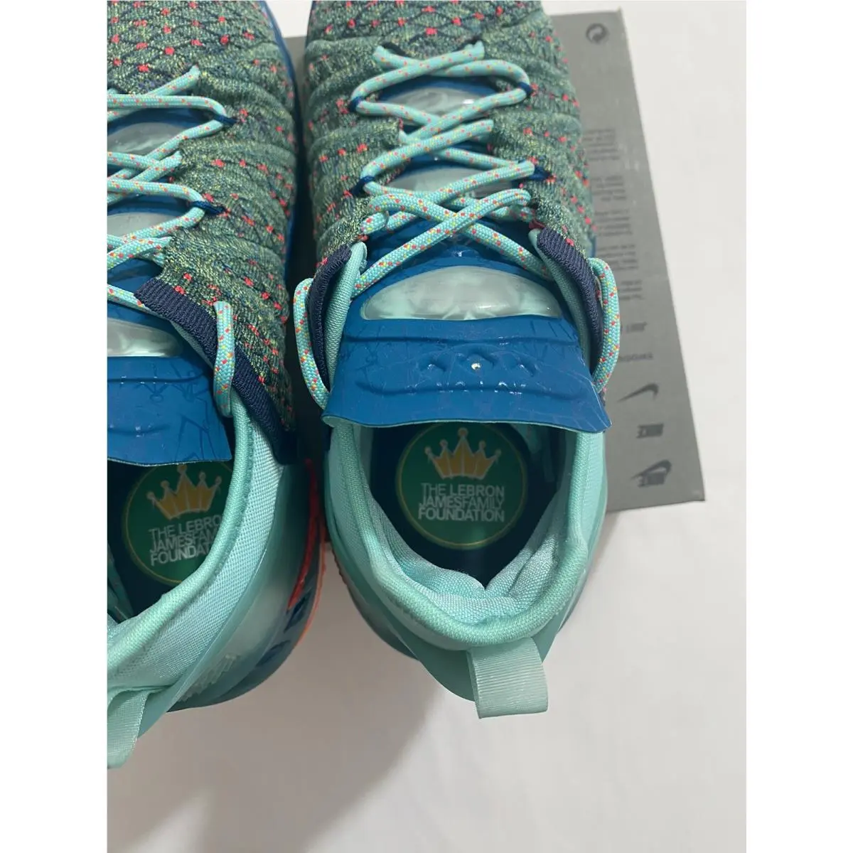 Nike shoes - Green (UPC: 0194958323646) 6