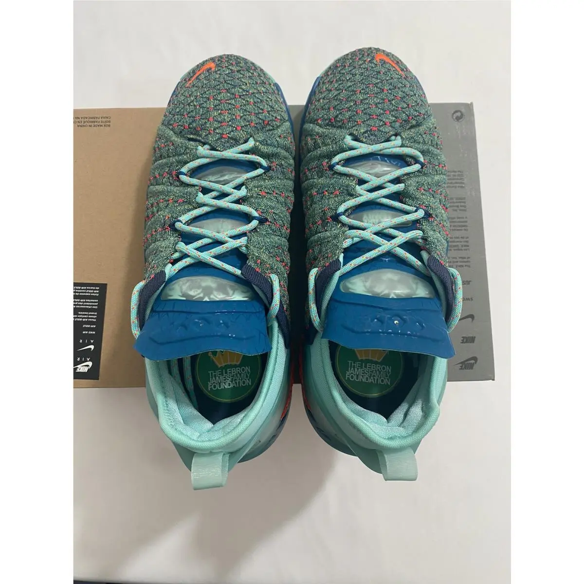 Nike shoes - Green (UPC: 0194958323646) 5
