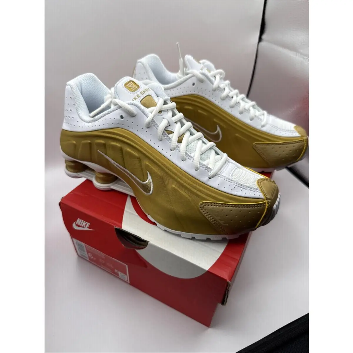 Nike Shox Size 6Y Shoes Metallic Gold/white/metallic Gold