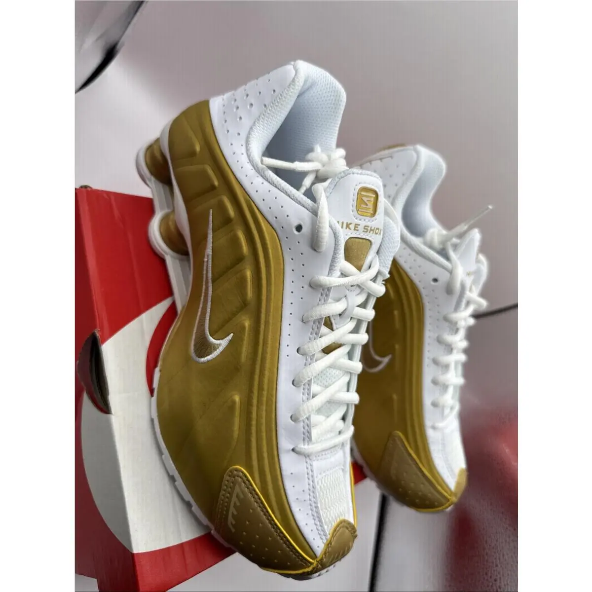Nike shoes - Gold 0