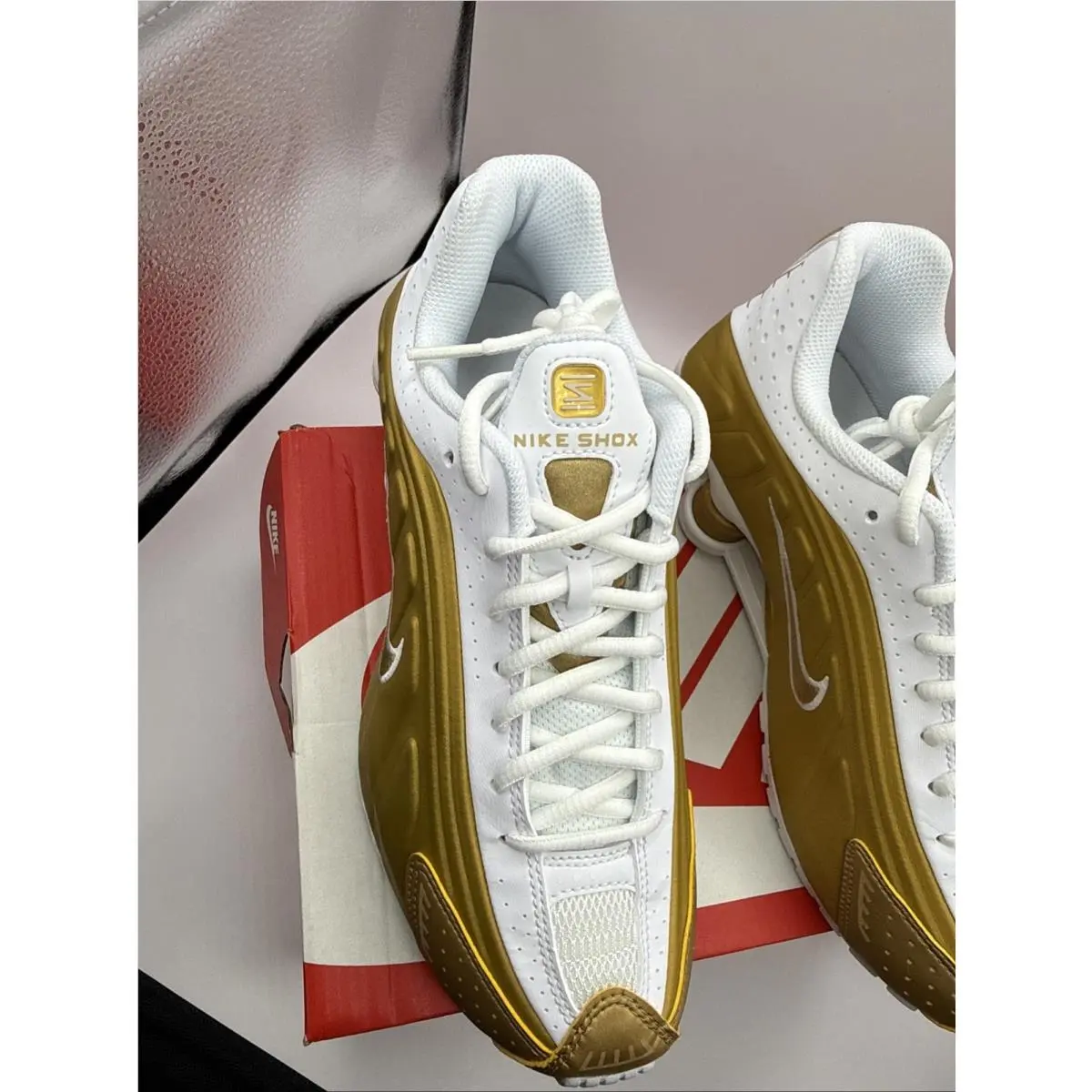 Nike shoes - Gold 1