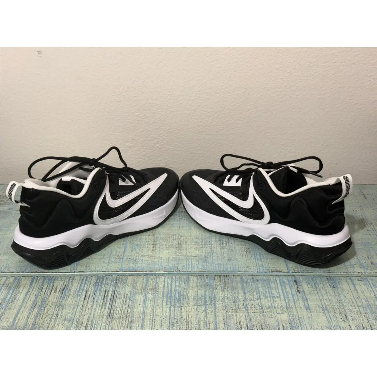 Nike shoes - Black 2