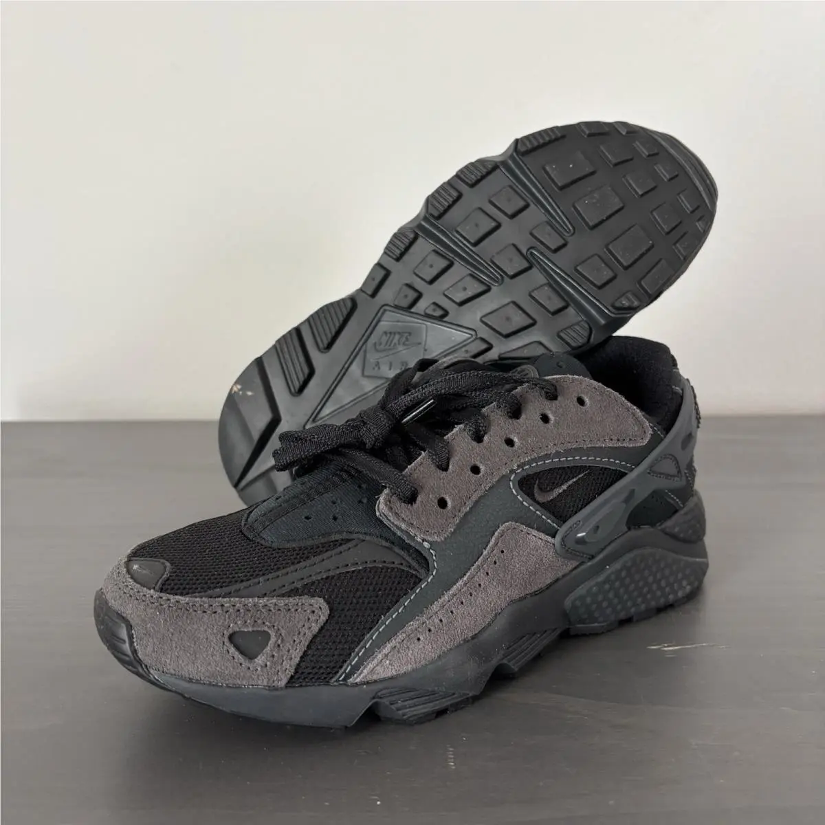 Nike Air Huarache Run Casual Sneakers Black Anthracite Youth Size 4.5