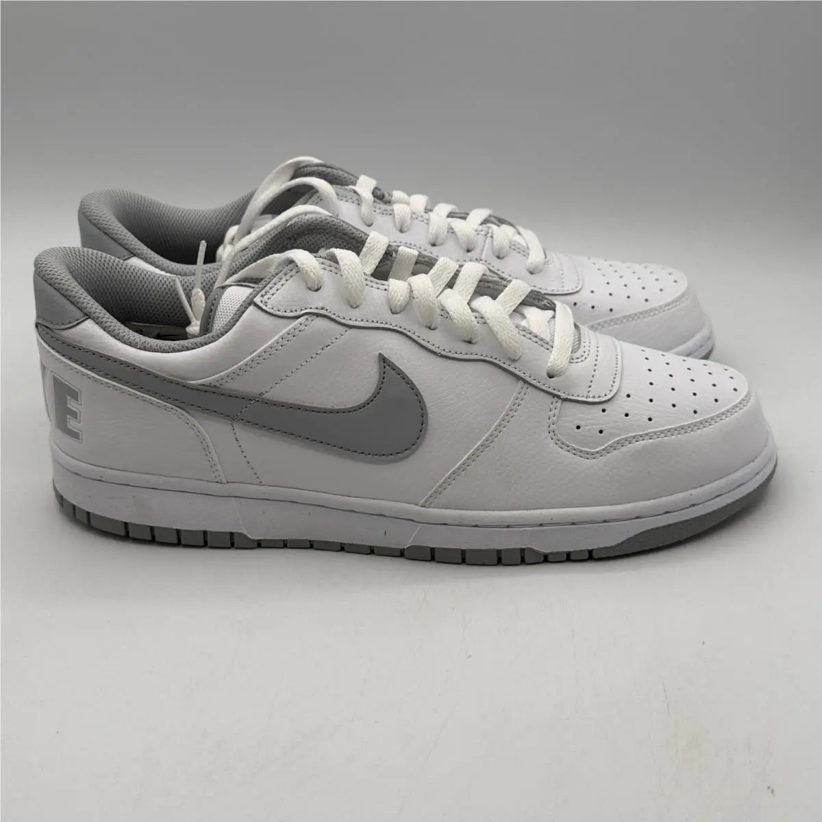 Nike Big Nike Low Shoes Mens Size 11 White Wolf Grey Lifestyle 355152-106