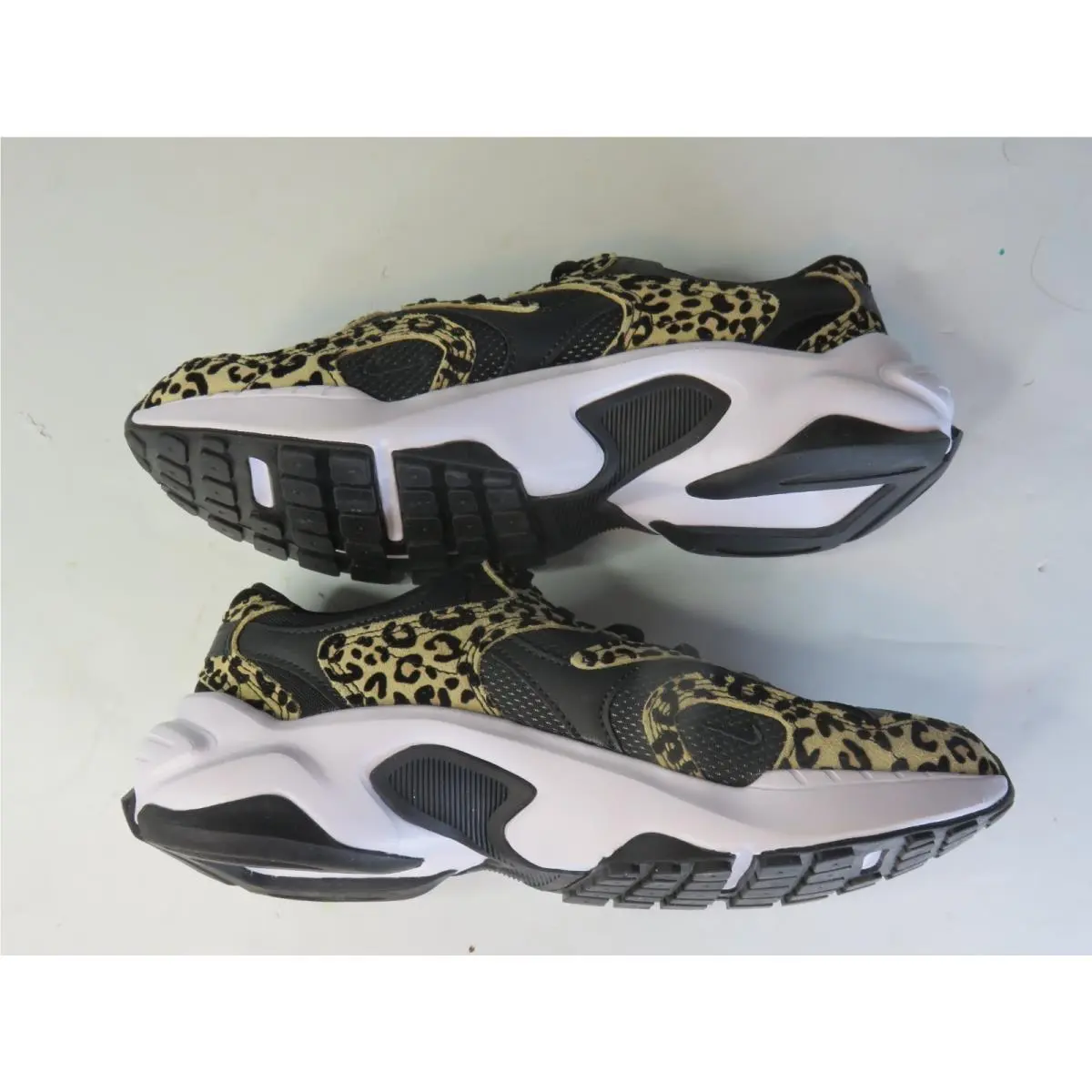 Nike shoes - Nike 8 - Black 4