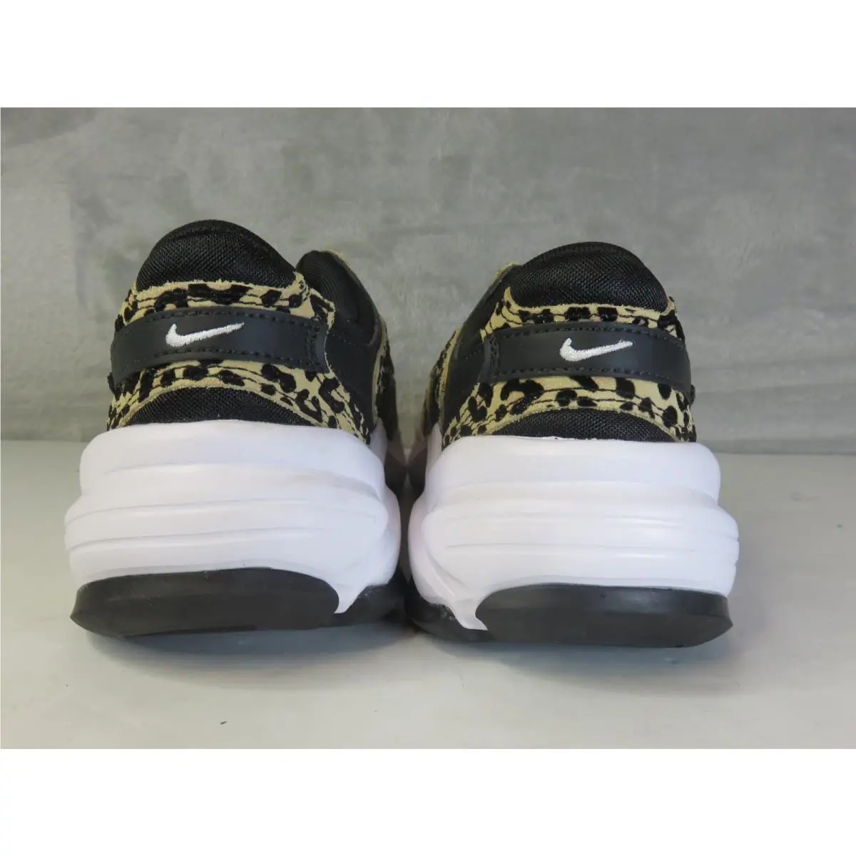 Nike shoes - Nike 8 - Black 3
