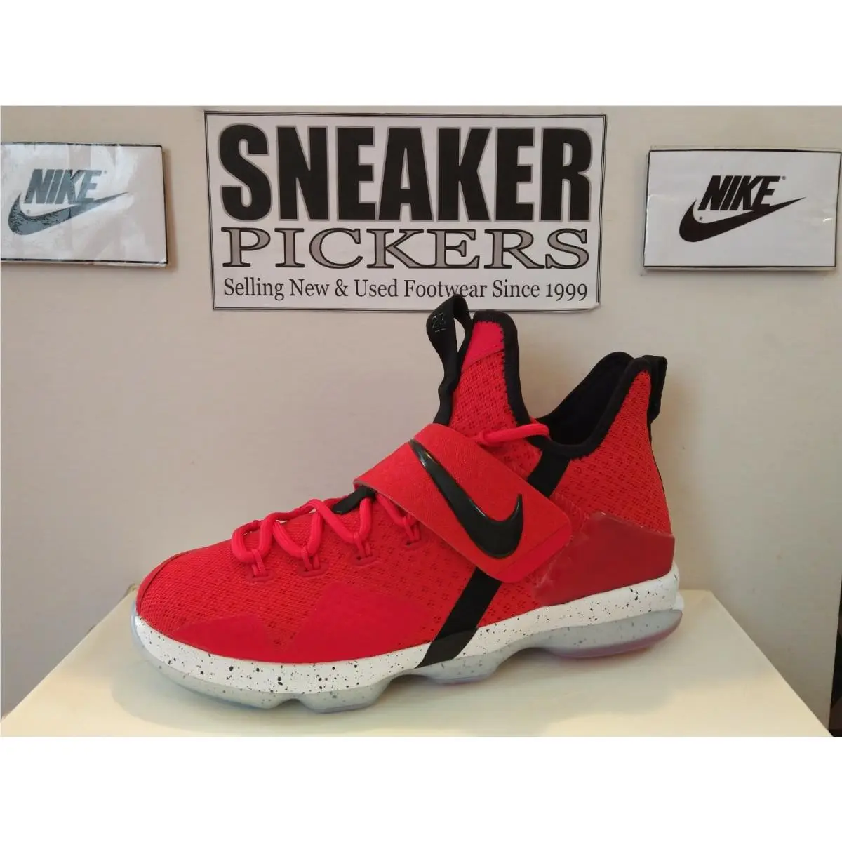 Nike Lebron Xiv GS - 859468 600 - University Red / Black - Youth Size: 5Y