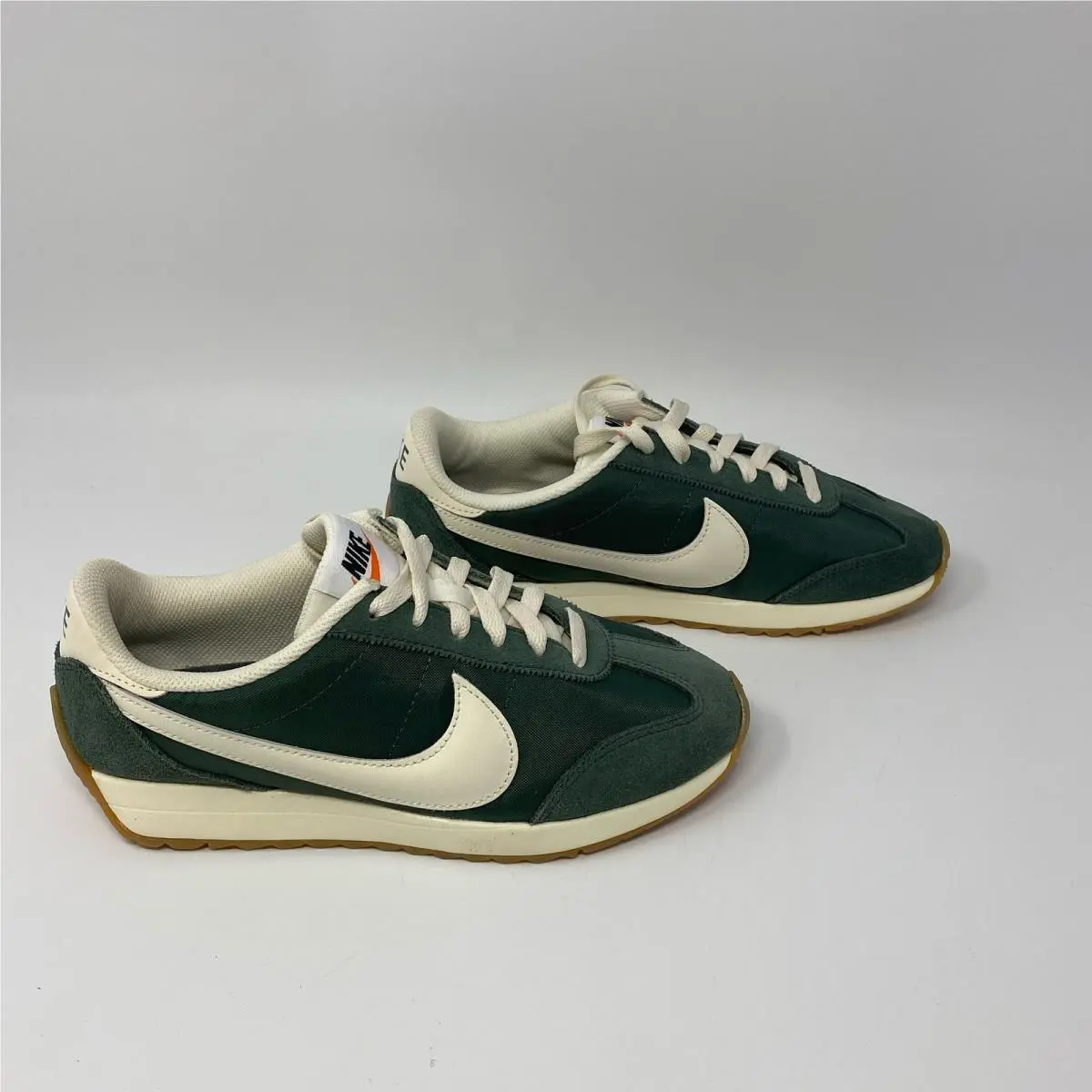 Nike Pacific Vintage Green/pale Ivory Women’s Size 6