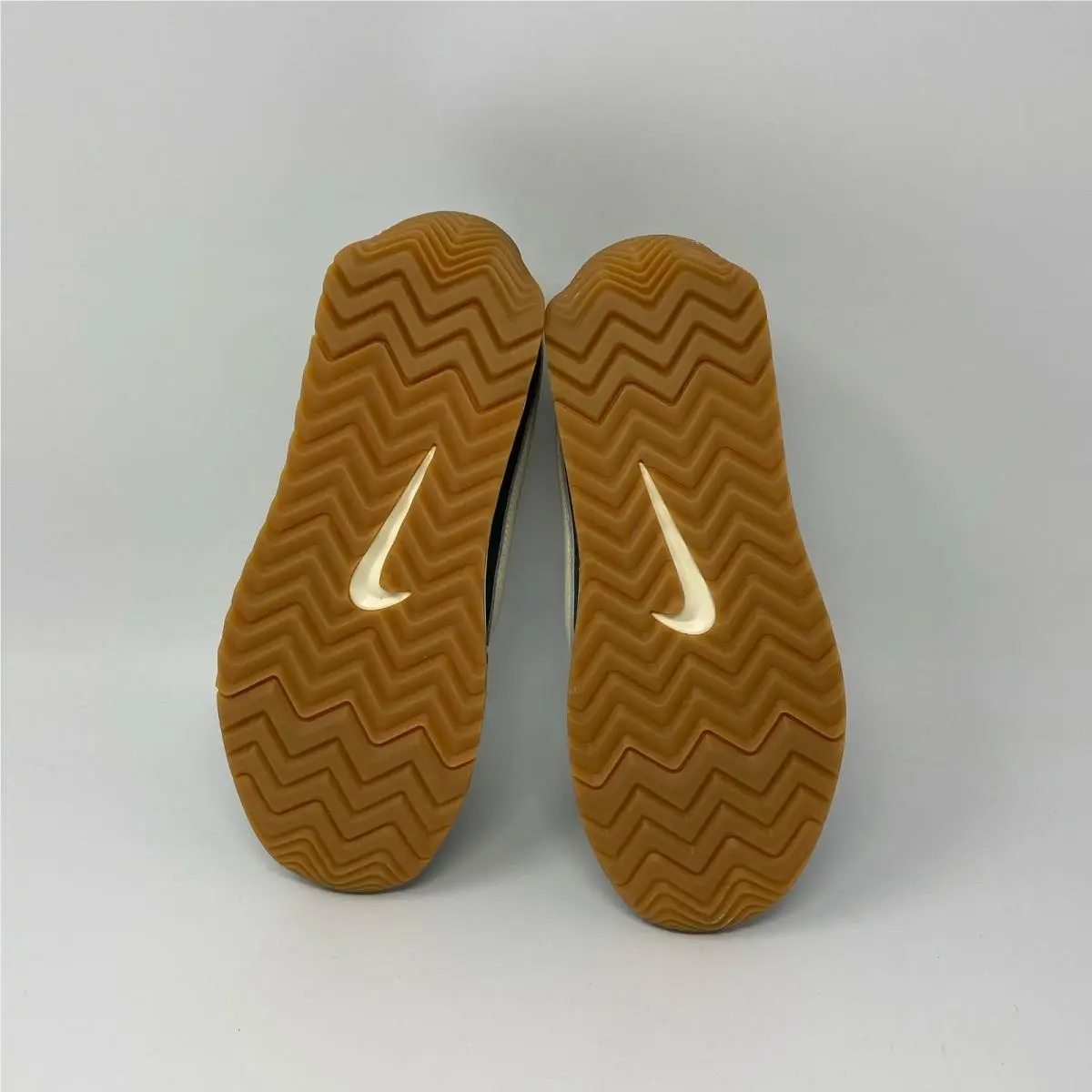 Nike shoes - Green (UPC: 197863777894) 2