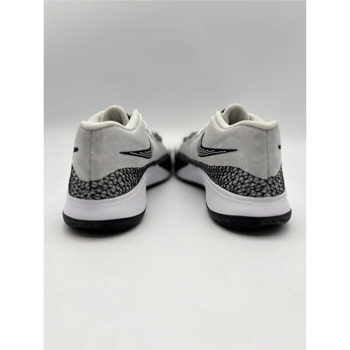 Nike shoes - Nike Kyrie Flytrap 6 - Kyrie Flytrap - White 4