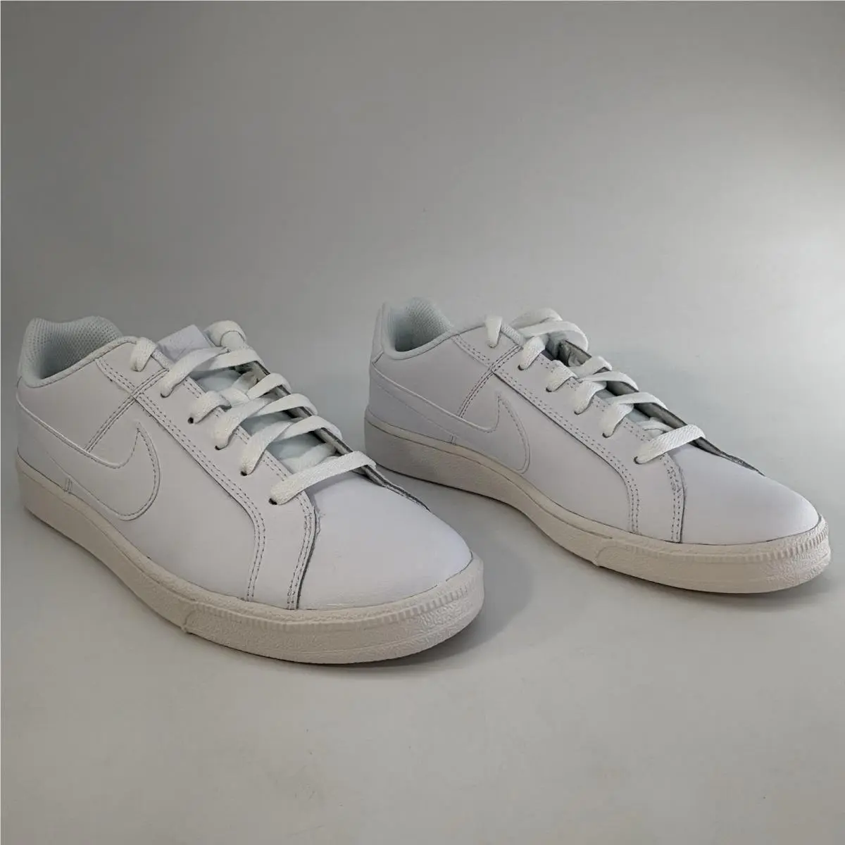 Court Royale 749867 105 Womens Size 10 White Casual Walking Sneakers by Nike