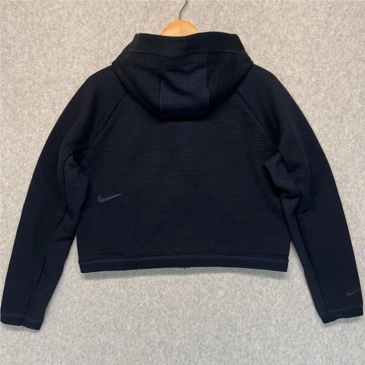 Nike clothing - Black (UPC: 193152663930) 0