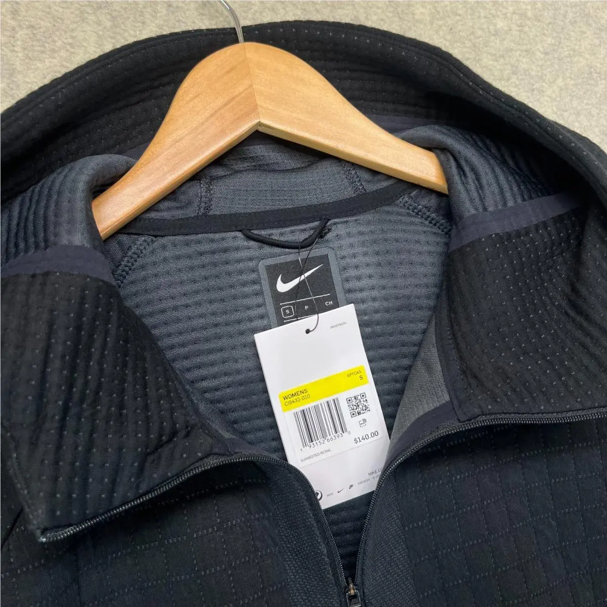Nike clothing - Black (UPC: 193152663930) 8