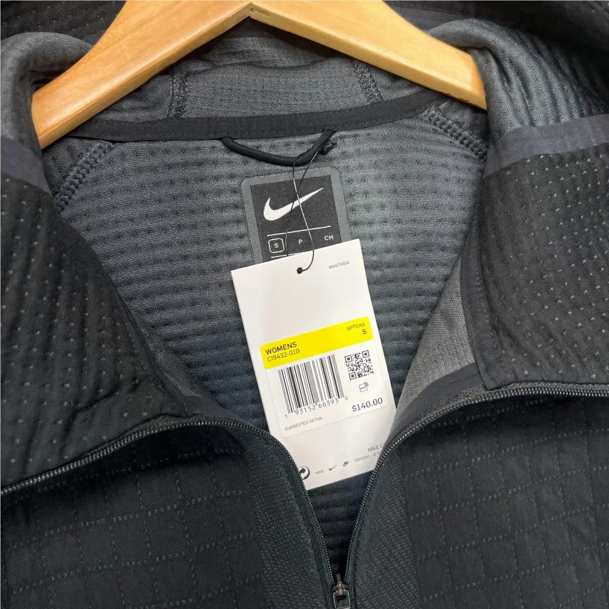 Nike clothing - Black (UPC: 193152663930) 9