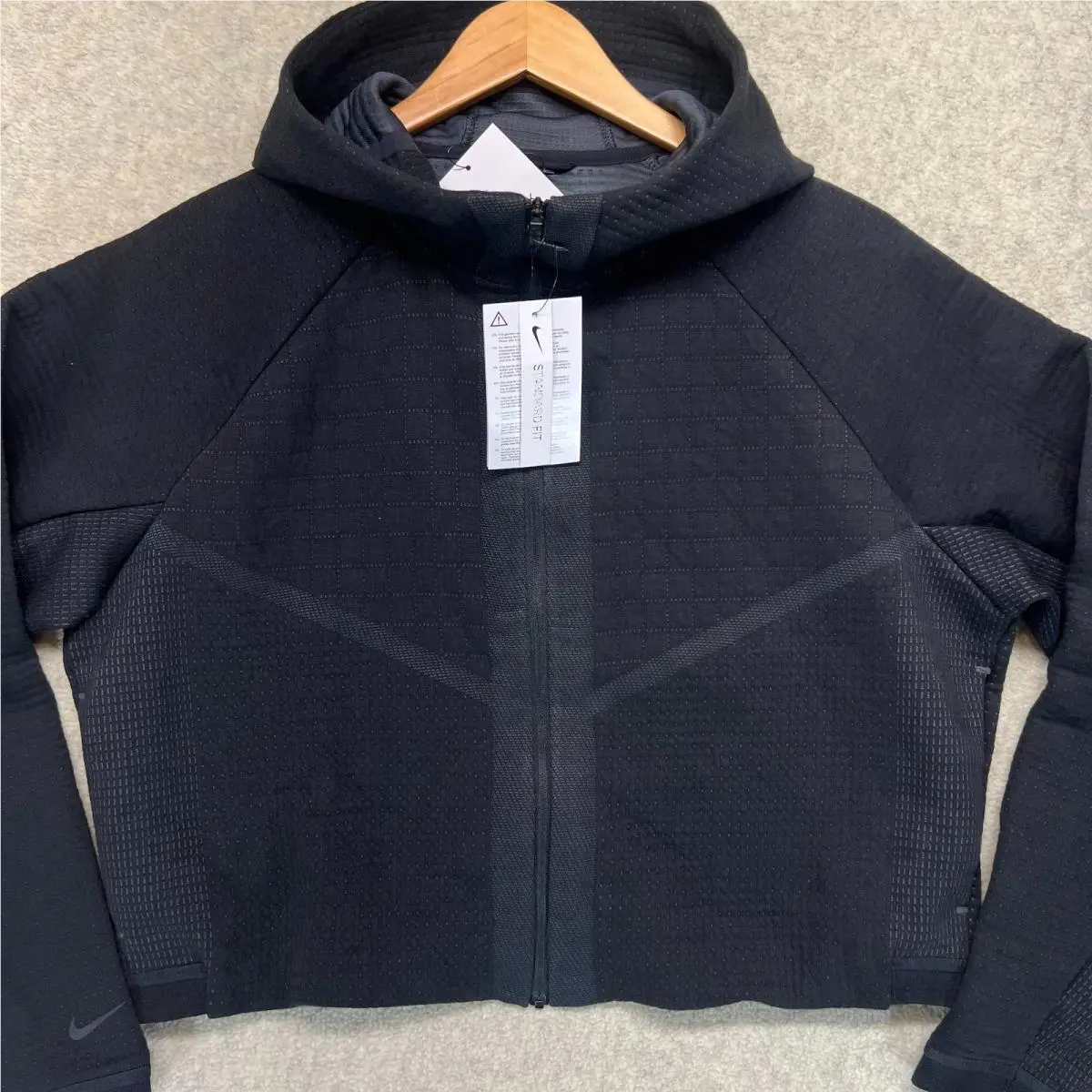 Nike clothing - Black (UPC: 193152663930) 5
