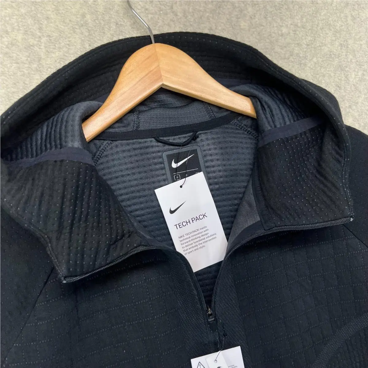 Nike clothing - Black (UPC: 193152663930) 7