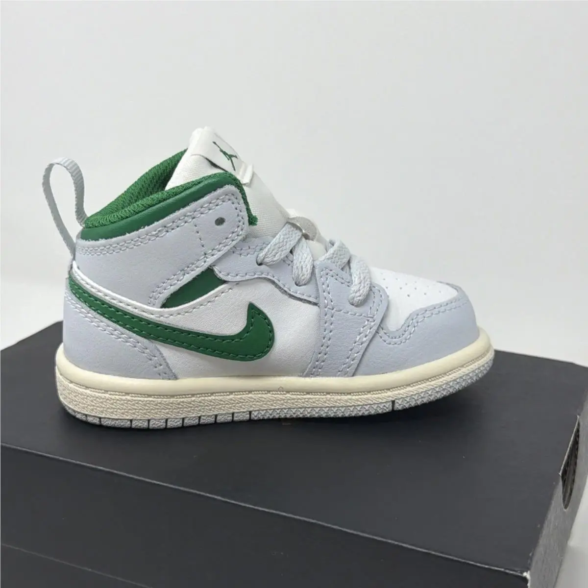 Nike shoes - Jordan 1 - DQ8425 142 - White 9