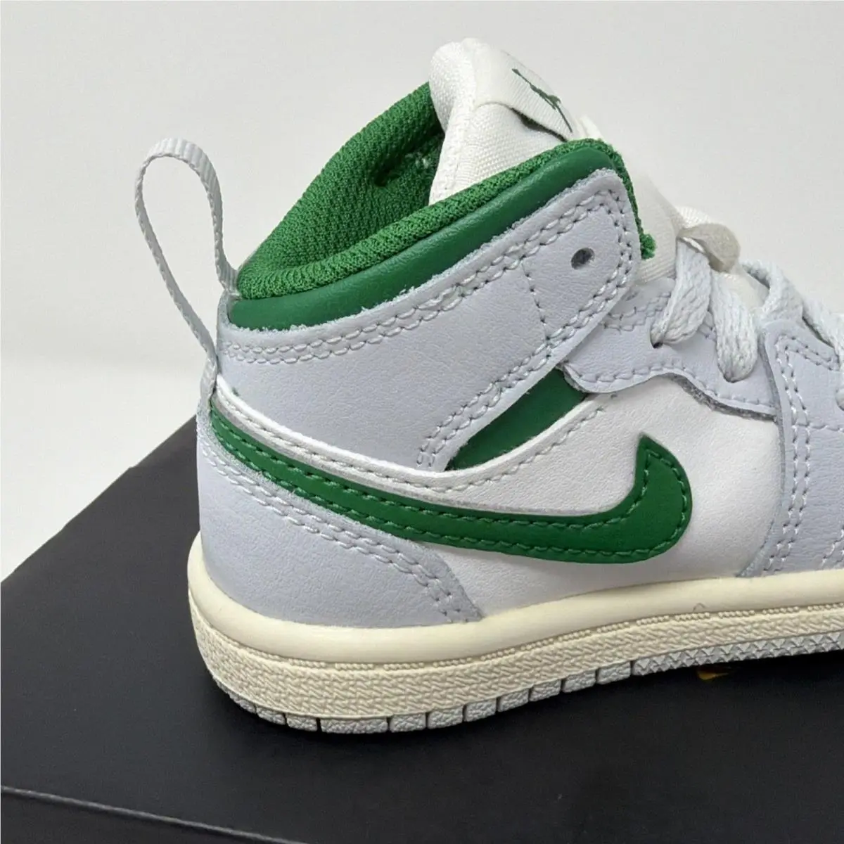 Nike shoes - Jordan 1 - DQ8425 142 - White 11