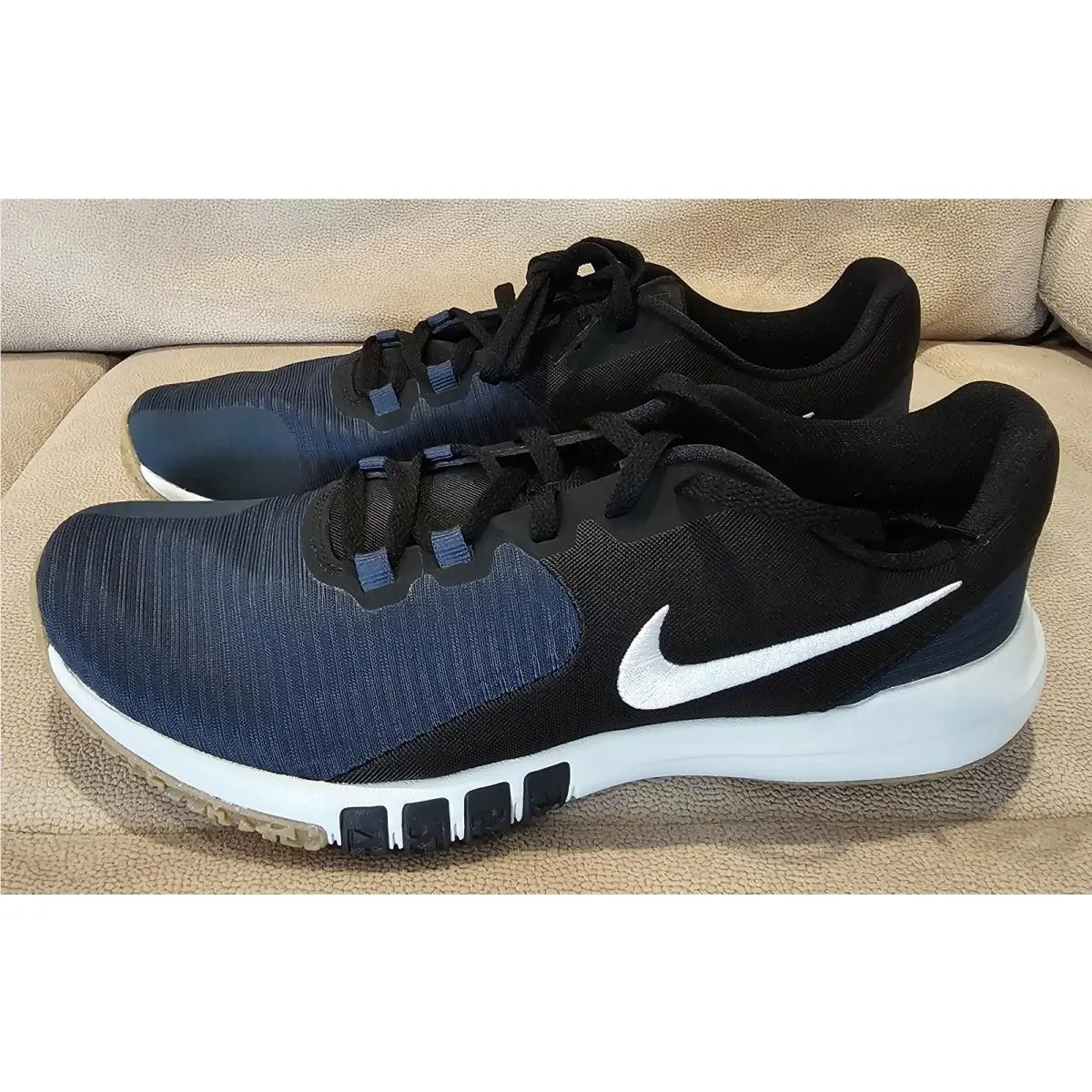 Flex Control TR4 Trainers CD0197-009 Men`s 9 by Nike