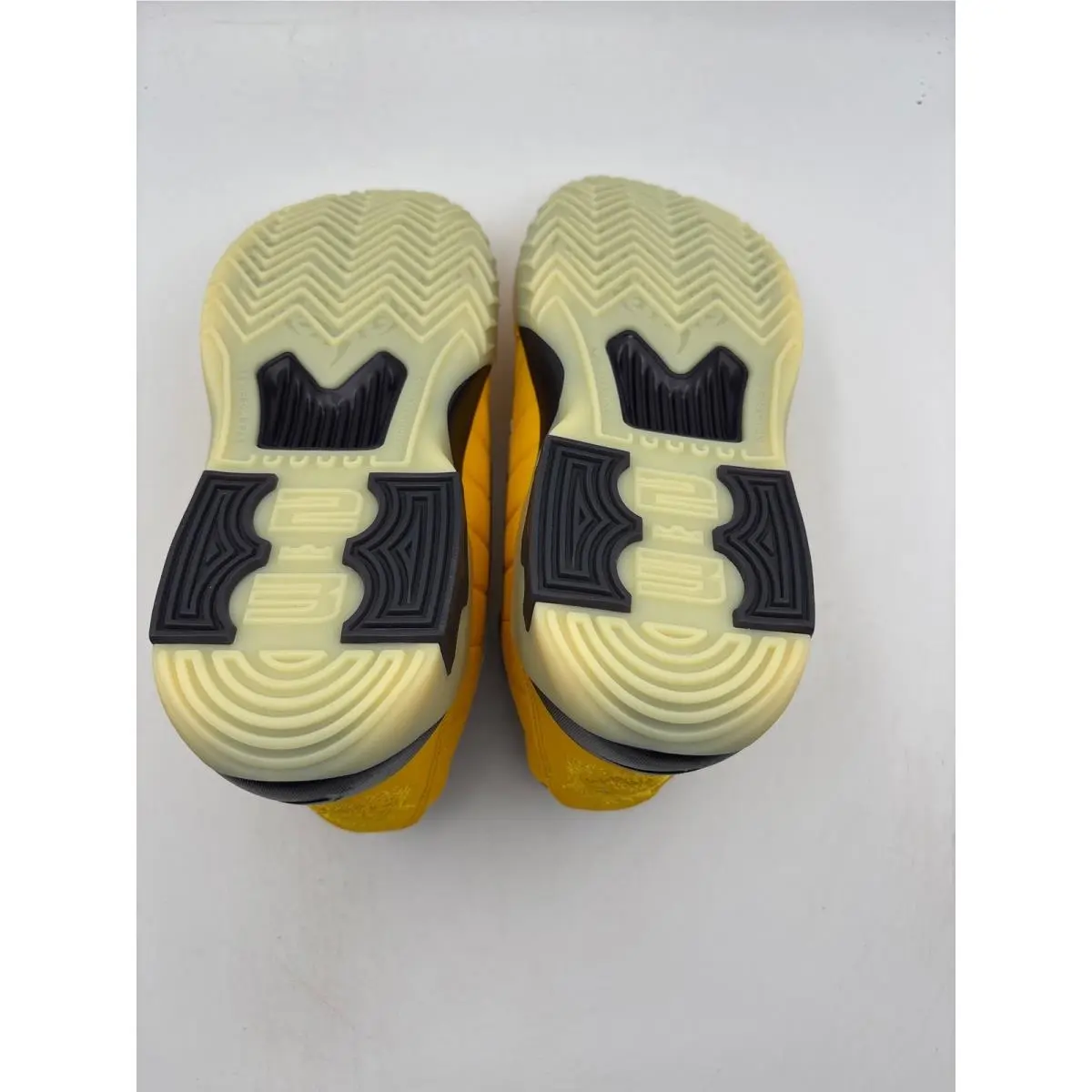 Nike shoes - LeBron Witness IX (GS) - LeBron Witness - Yellow 4