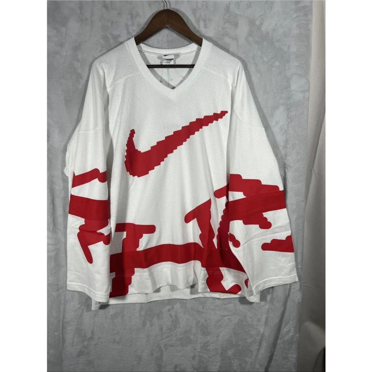 Nike clothing - WHITE/UNIVERSITY RED/UNIVERSITY RED (UPC: 198481104604) 4