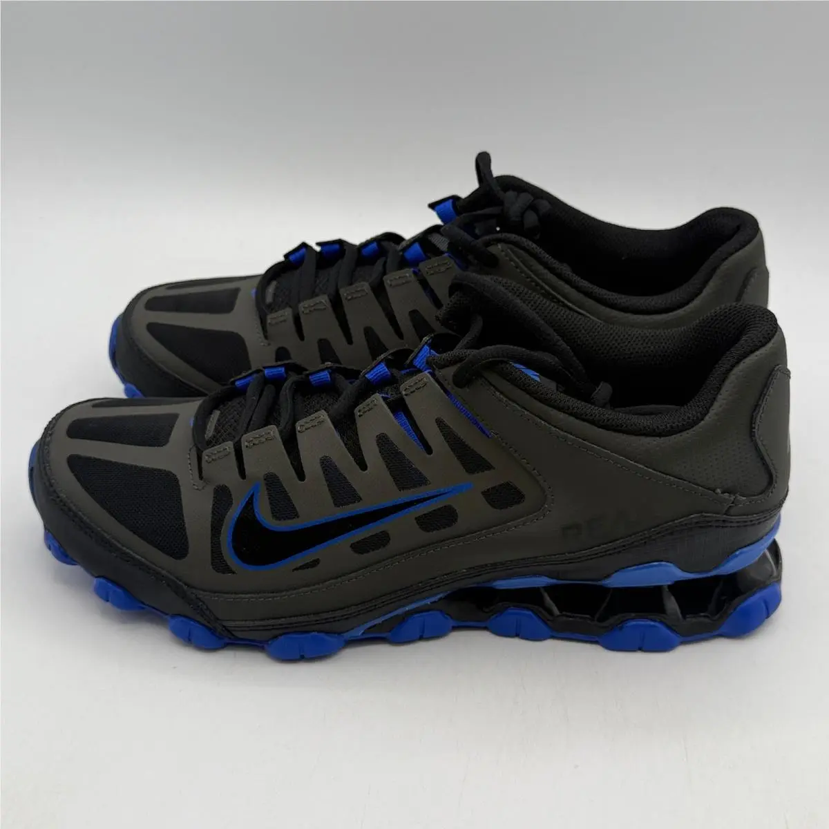 Nike shoes - Nike Reax 8 TR Mesh - Gray 1