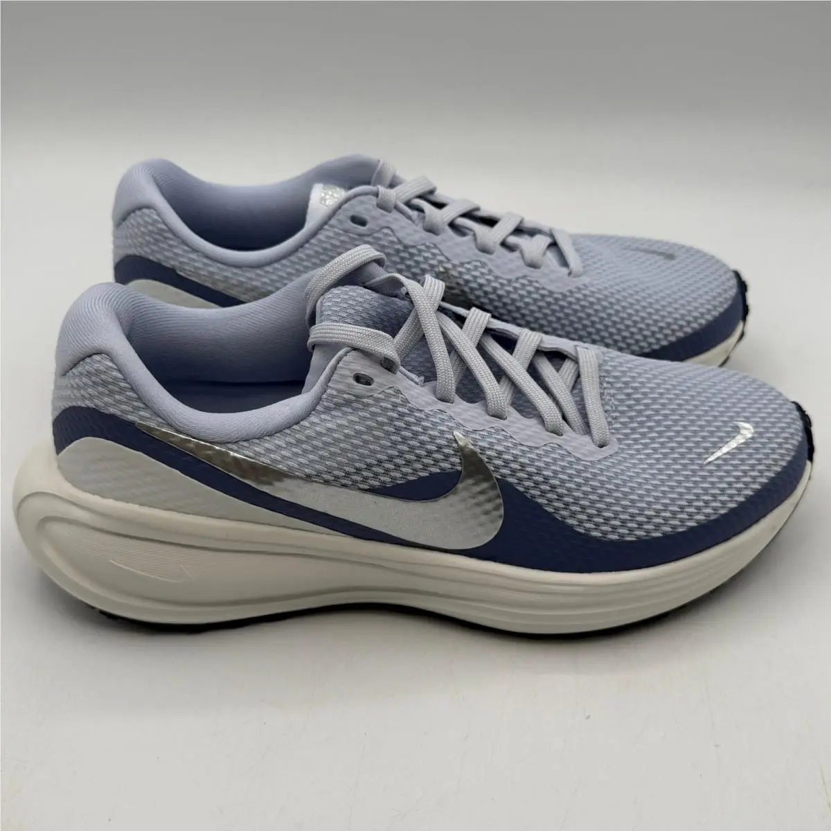 Nike Revolution 8 Shoes Women Size 6 Ghost Metallic Silver Running HJ8485-003