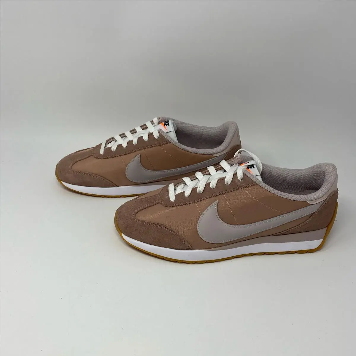 Nike shoes - Pink (UPC: 198480940128) 0