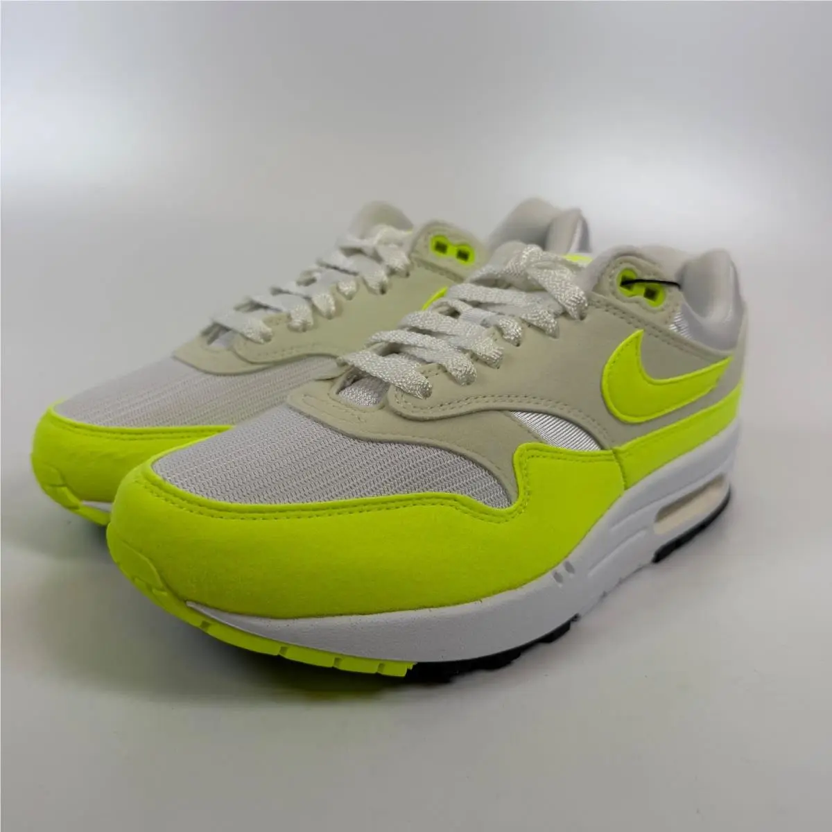 Nike Air Max 1 87 Volt Suede Womens Running Shoes DZ2628-100 White Yellow 8.5W