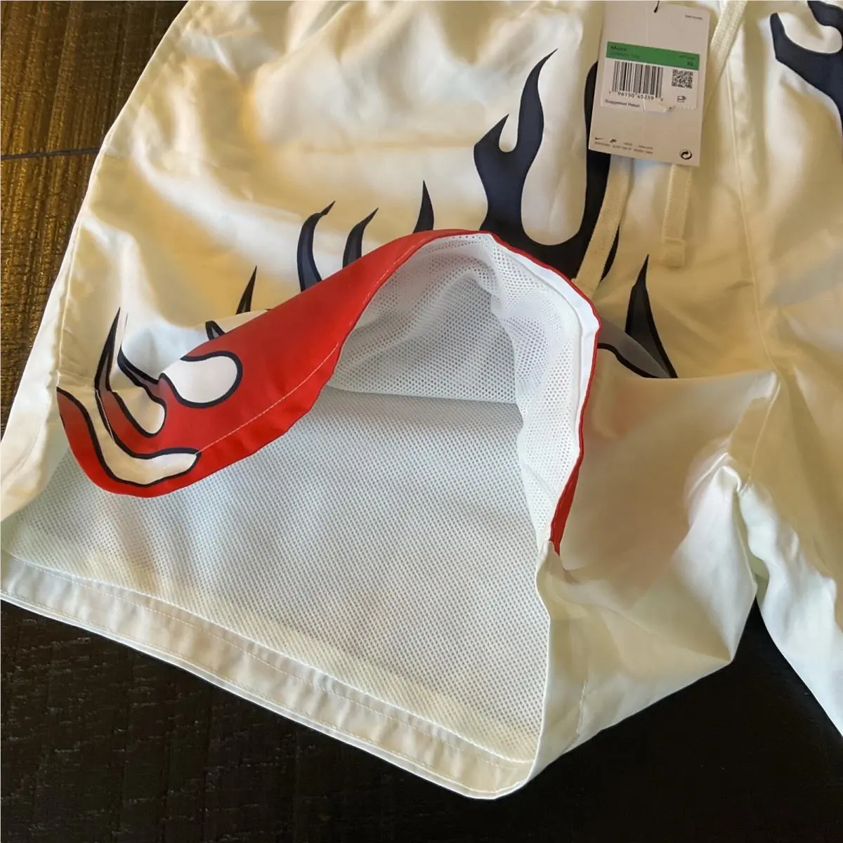 Nike clothing - White (UPC: 0196150452599) 4