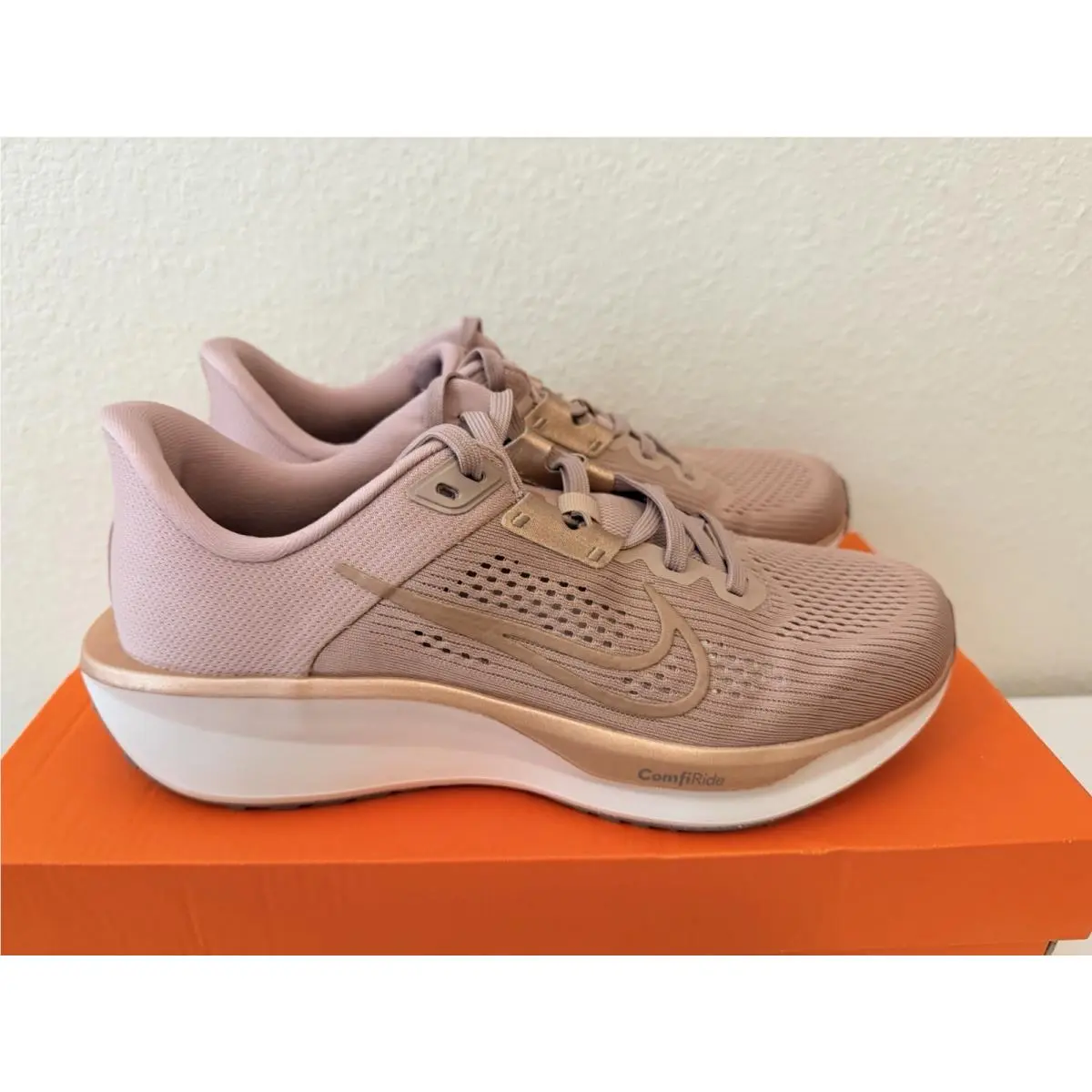 Nike Quest 6 Women’s Running Shoes Size 9 Particle Pink Bronze IH6231-601