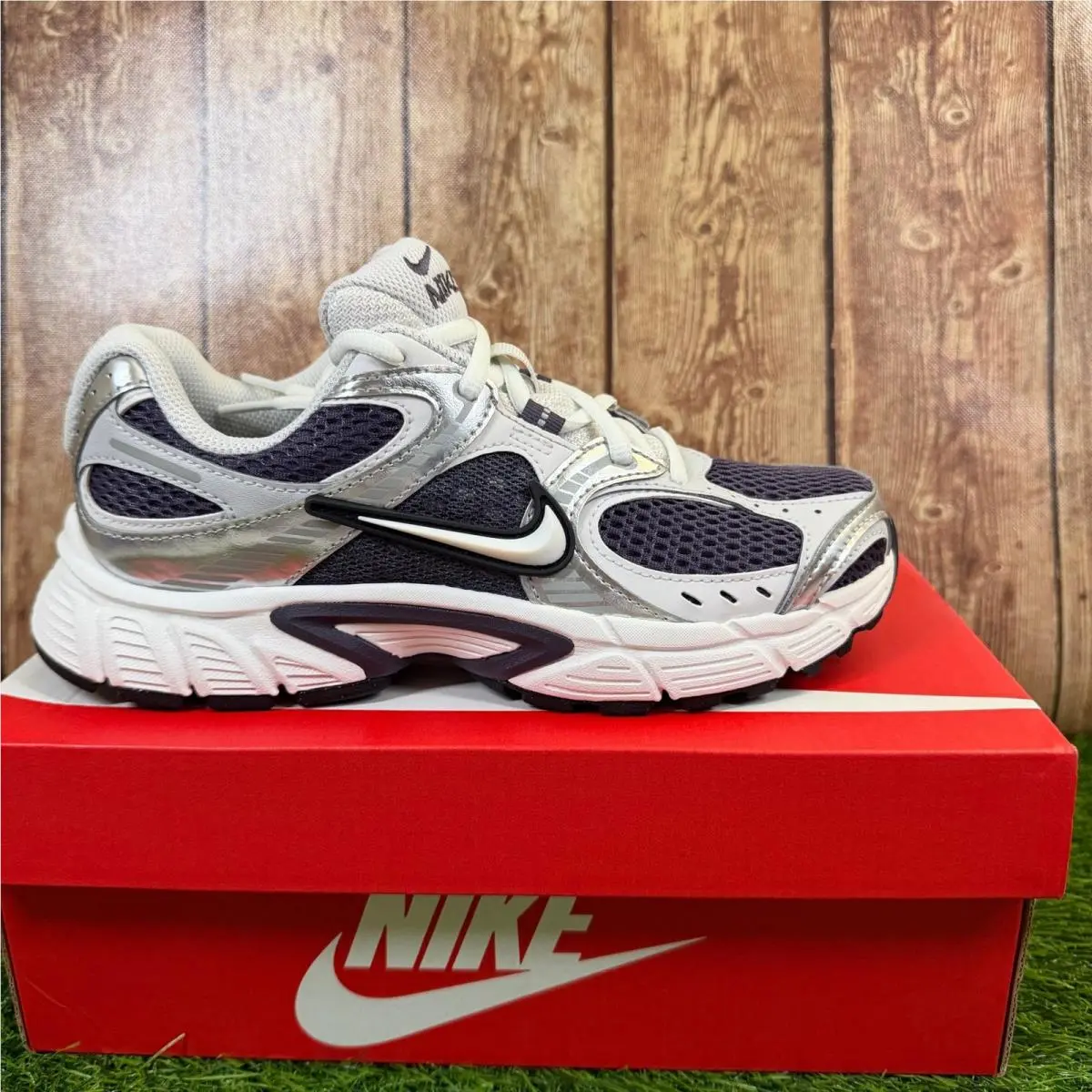 Nike v5 Rnr Sneaker Womens Size 6.5 Purple White Mesh Retro Running Shoes