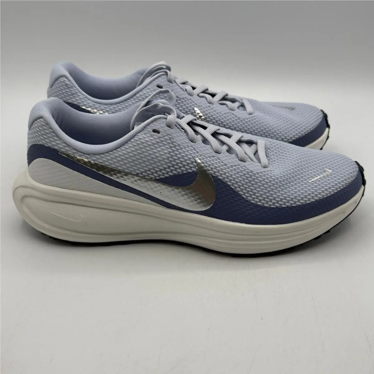 Nike Revolution 8 Shoes Womens Size 9.5 Ghost Metallic Silver Running HJ8485-003