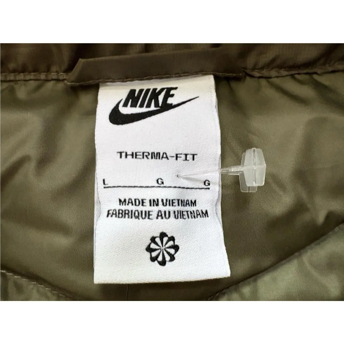 Nike clothing - Green (UPC: 0198482165895) 1