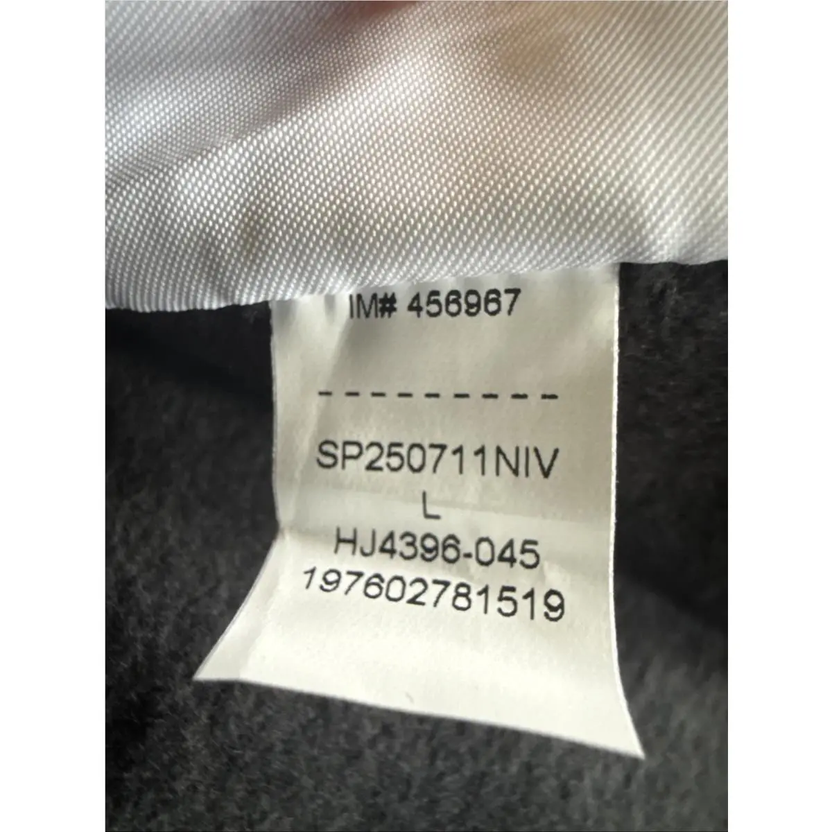 Nike clothing - Black (UPC: 197602781519) 5