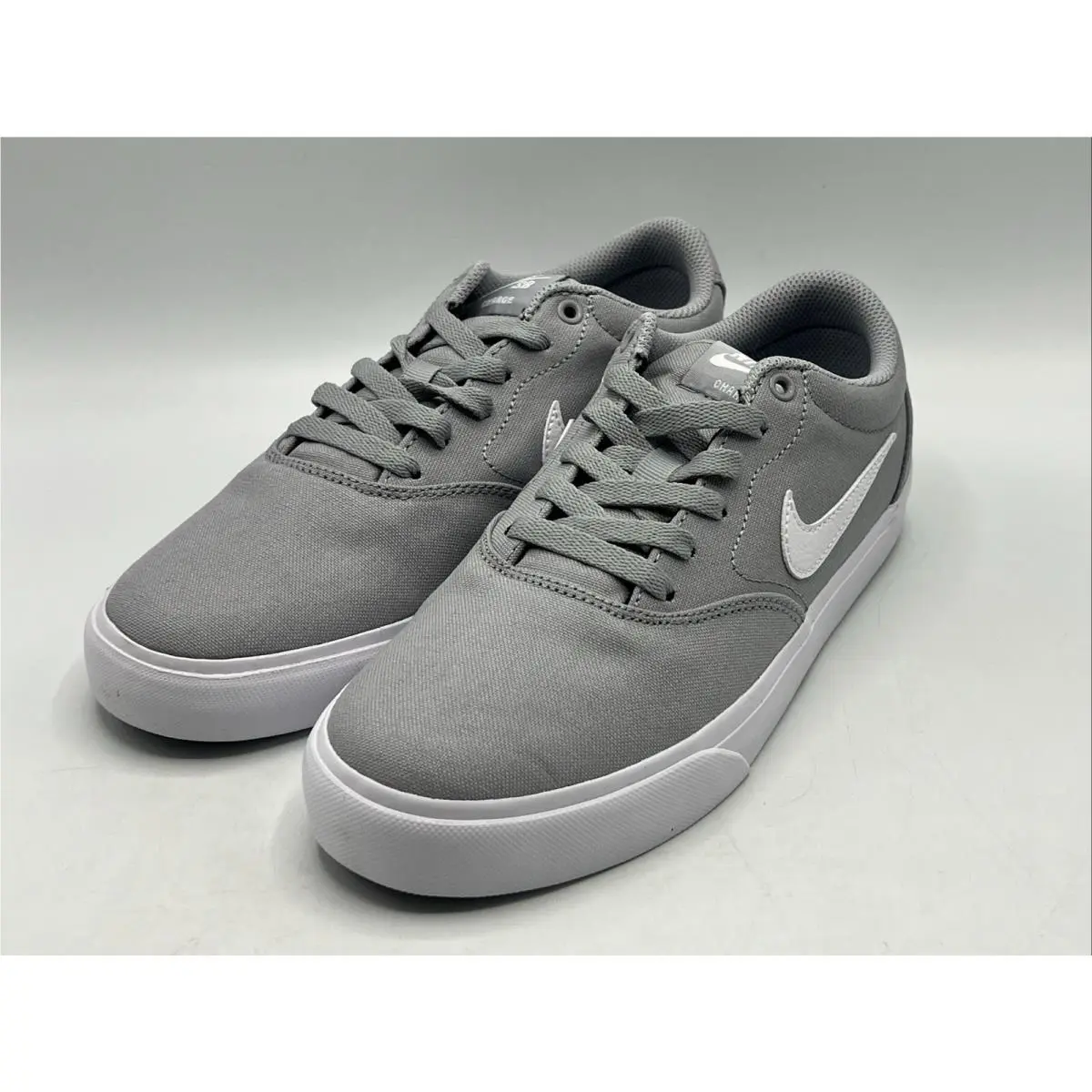 Nike SB Charge Canvas Sneakers Men`s Size 7.5 Gray White Solar Soft Sneakers