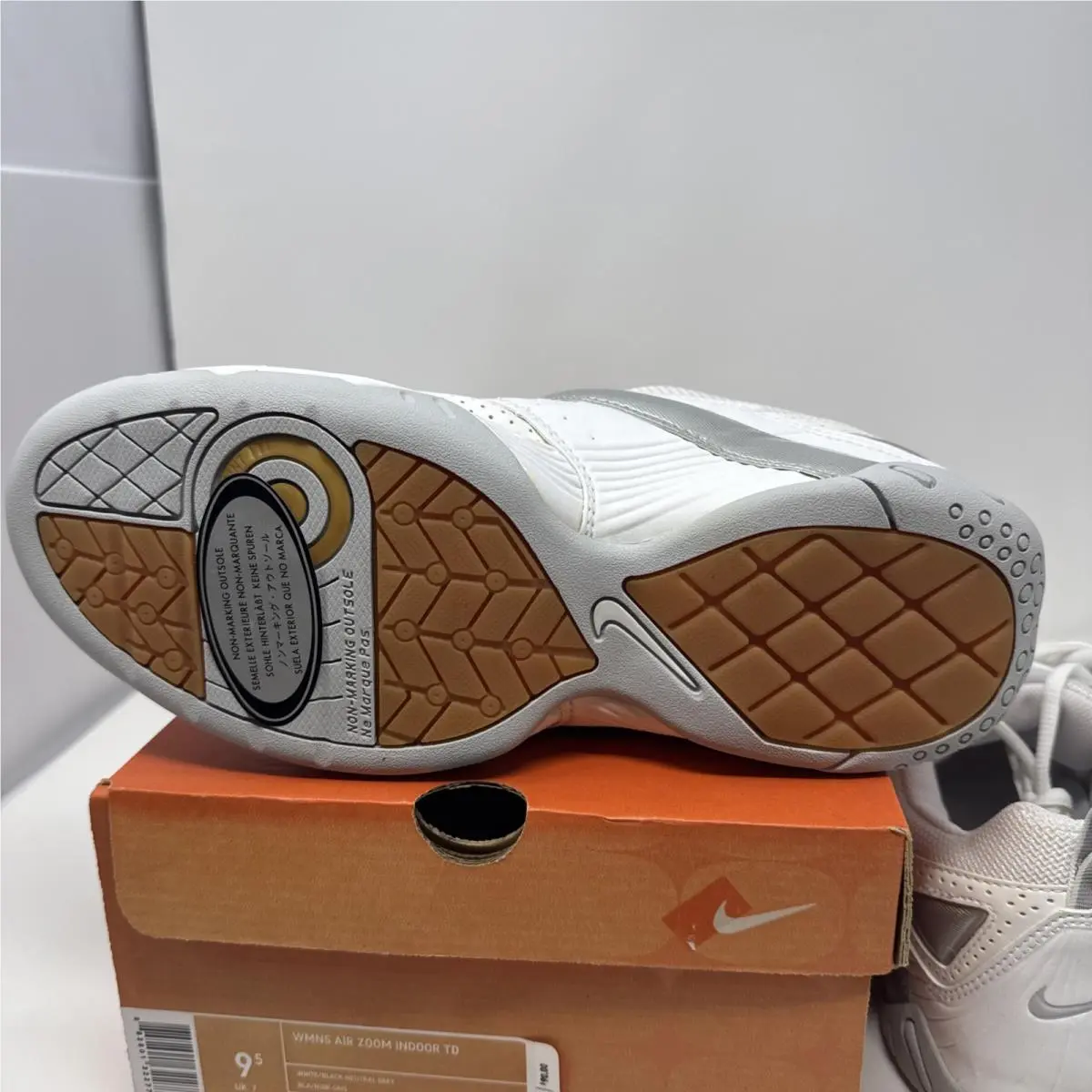 Nike shoes - 313589101 - 313589-101 - White (UPC: 882801322778) 6
