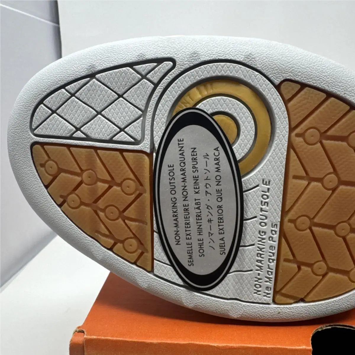 Nike shoes - 313589101 - 313589-101 - White (UPC: 882801322778) 7