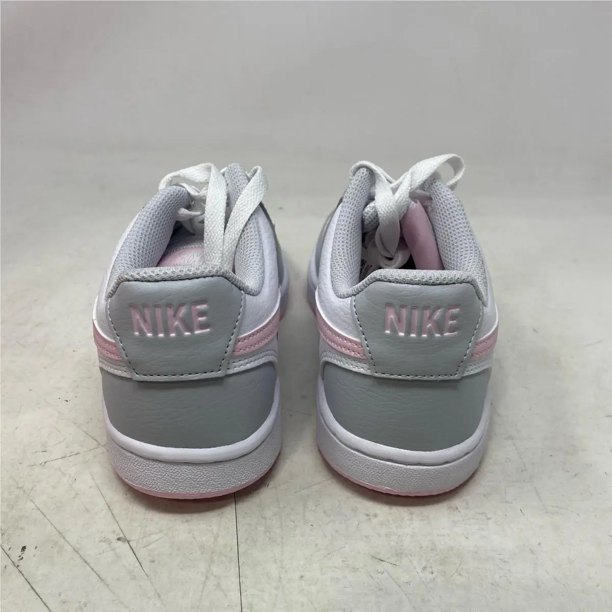 Nike shoes - Platinum (UPC: 0197862022148) 0
