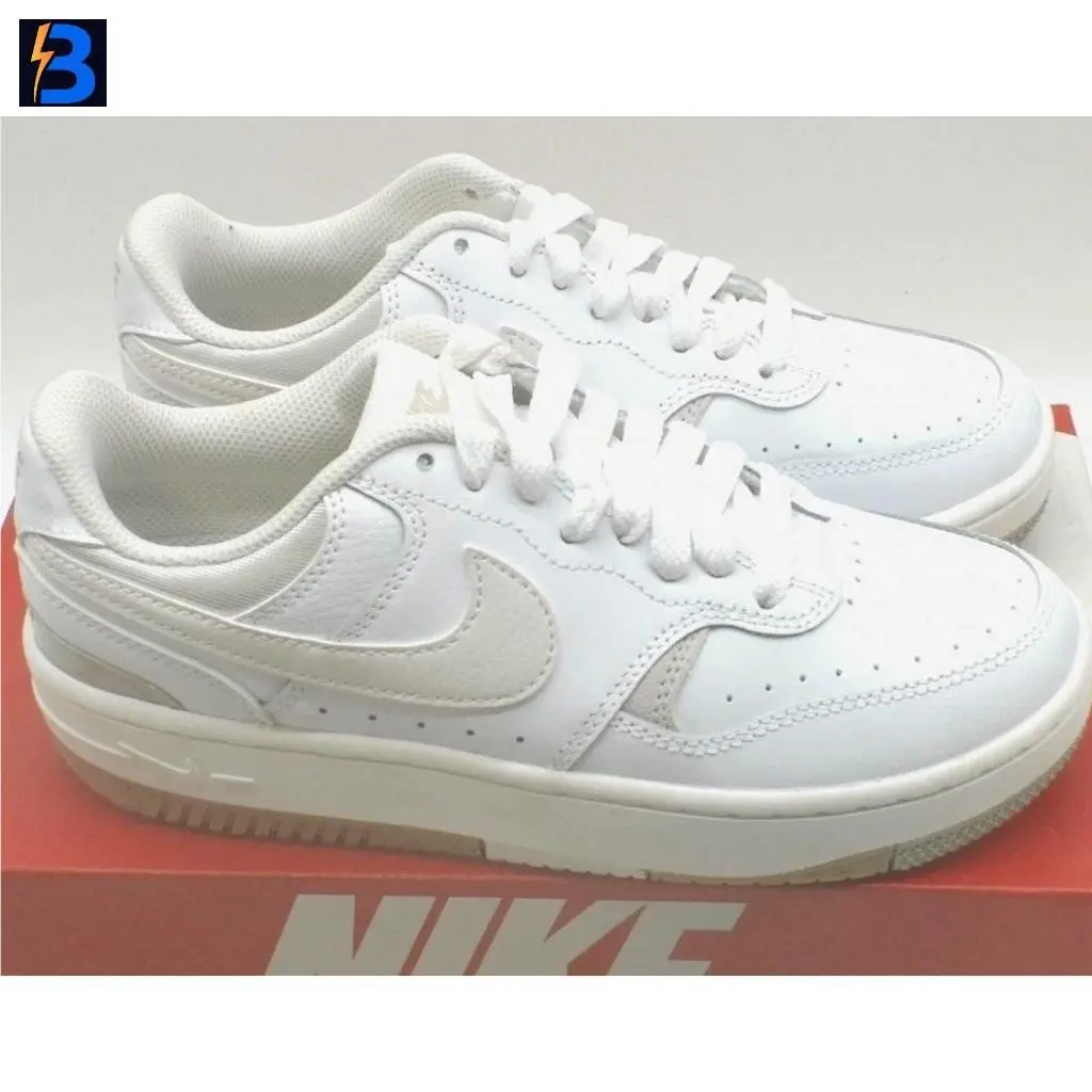 Nike shoes - White (UPC: 196604405478) 1