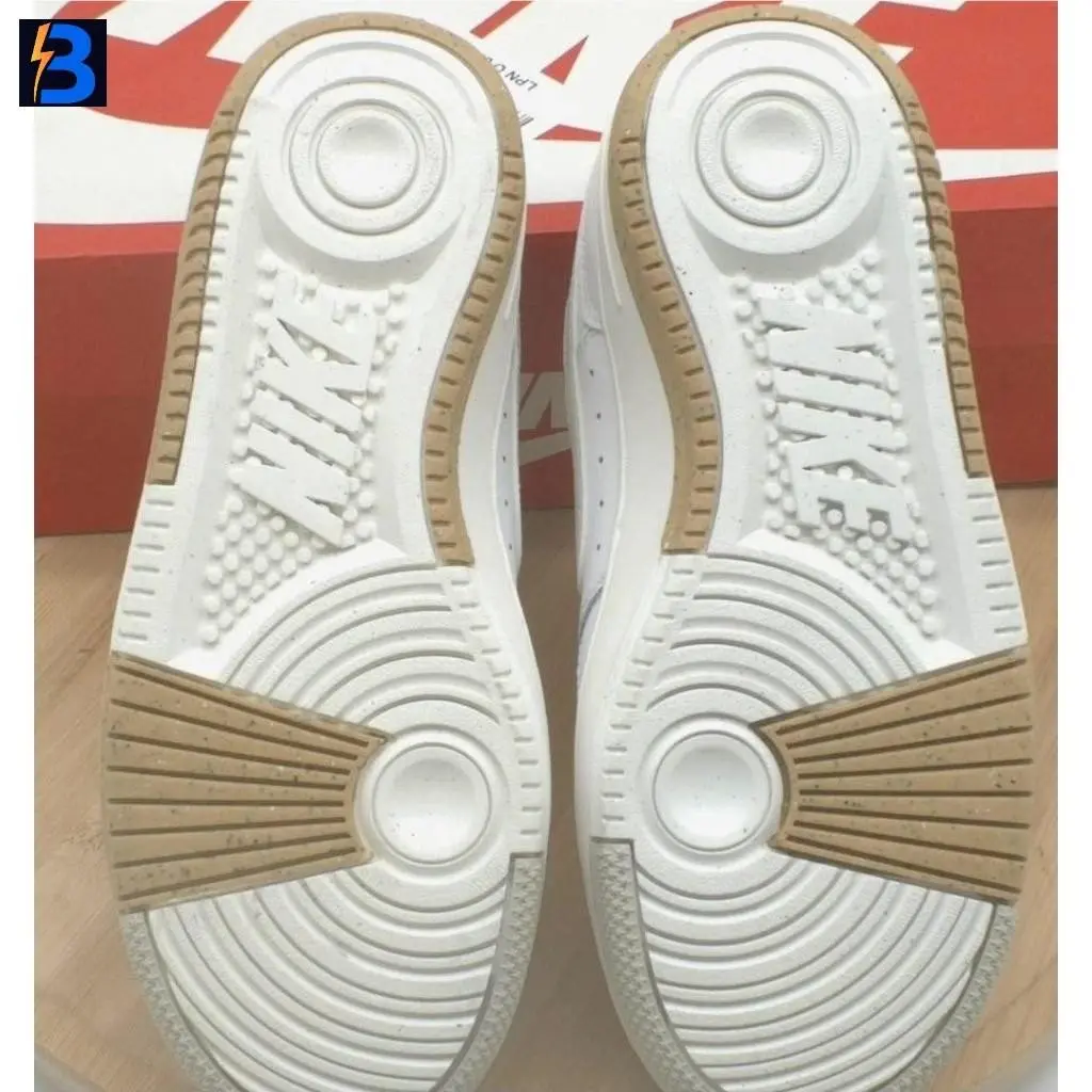 Nike shoes - White (UPC: 196604405478) 3