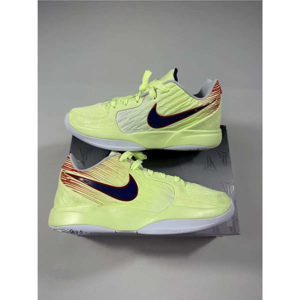 Nike shoes - HQ2298 700 - Green (UPC: 0198485563216) 1