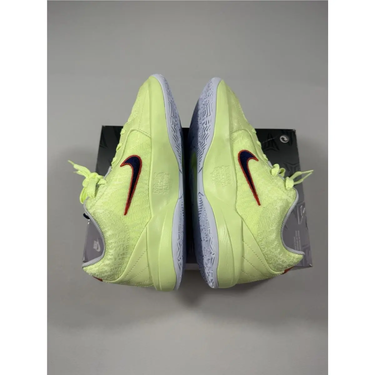 Nike shoes - HQ2298 700 - Green (UPC: 0198485563216) 4