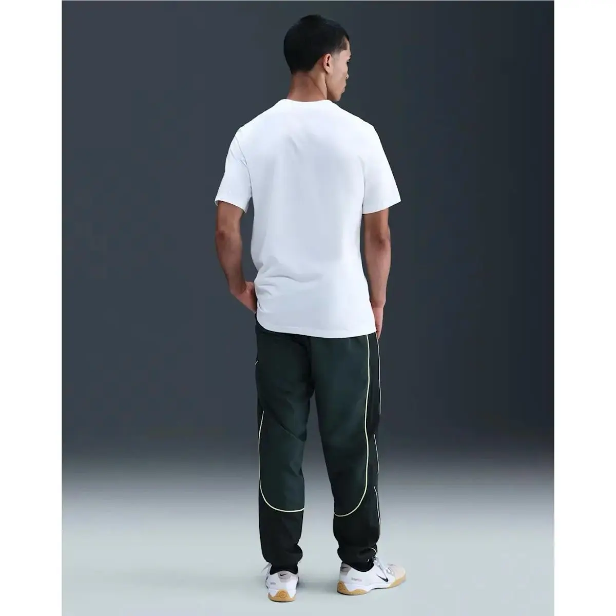 Nike clothing - Nike Windrunner - Windrunner - DX0653 - Green 1