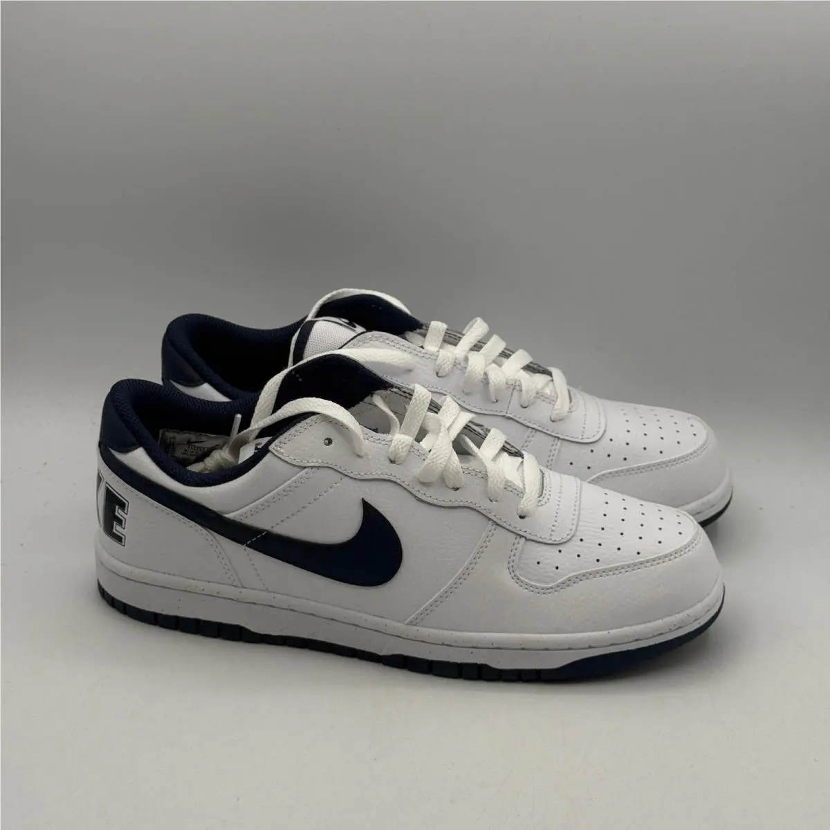 Nike Big Nike Low Shoes Men Size 10 White Midnight Navy Basketball 355152-140